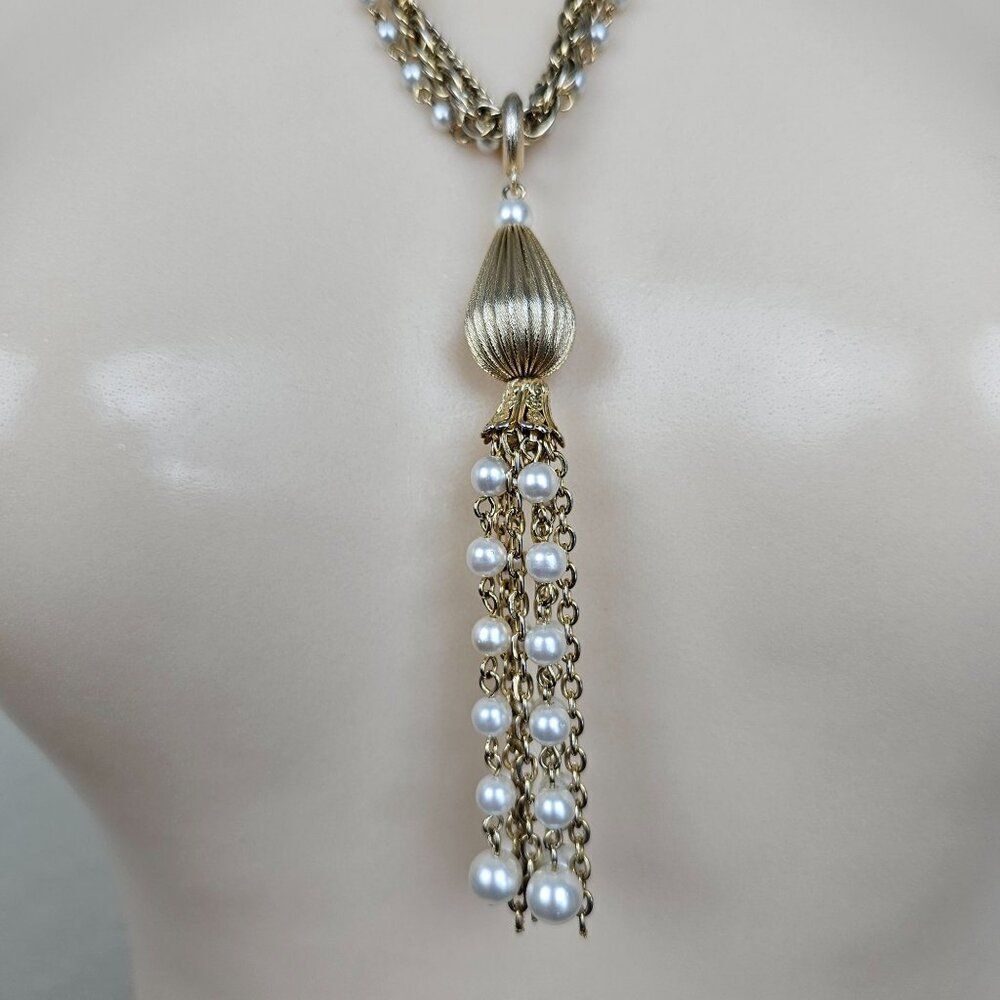 Vintage Triple Strand Faux Pearl Gold Tone Metal Tassel Beaded Pendant Necklace - Picture 3 of 10